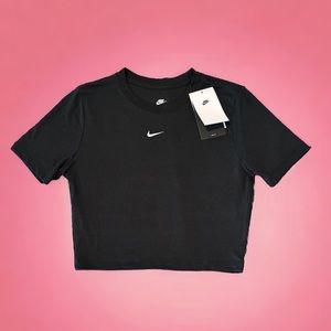 Nike woman’s Slim Fit Tee